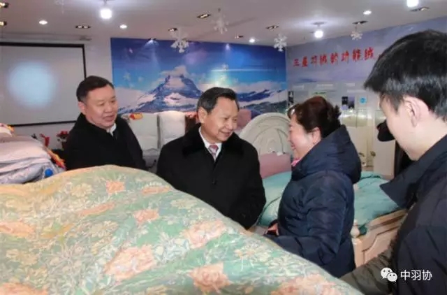 張崇和會長出席第23屆中國國際羽絨博覽會，推動羽絨及制品加工行業高質量發展